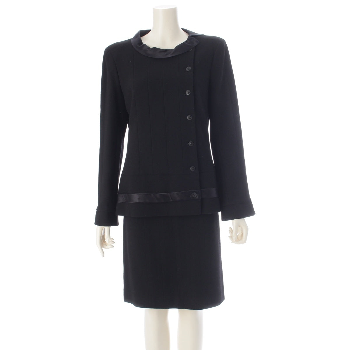 CHANEL Wool Satin Switching COCO Mark Button Collarless Jacket Skirt setup P21929 black 40